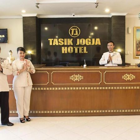 Tasik Jogja Hotel Yogyakarta Exteriör bild