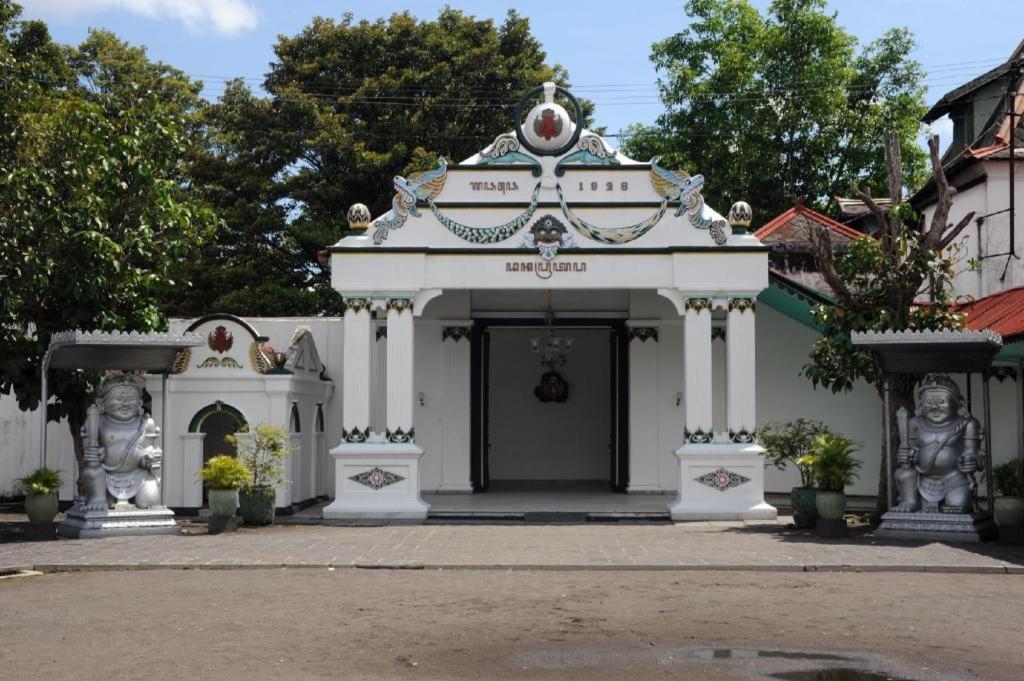 Tasik Jogja Hotel Yogyakarta Exteriör bild