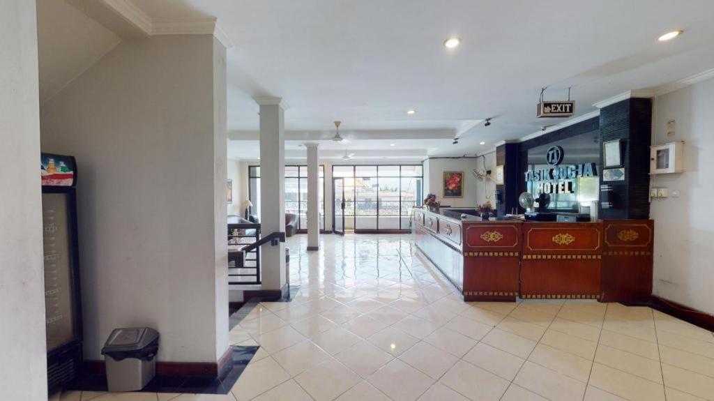 Tasik Jogja Hotel Yogyakarta Exteriör bild
