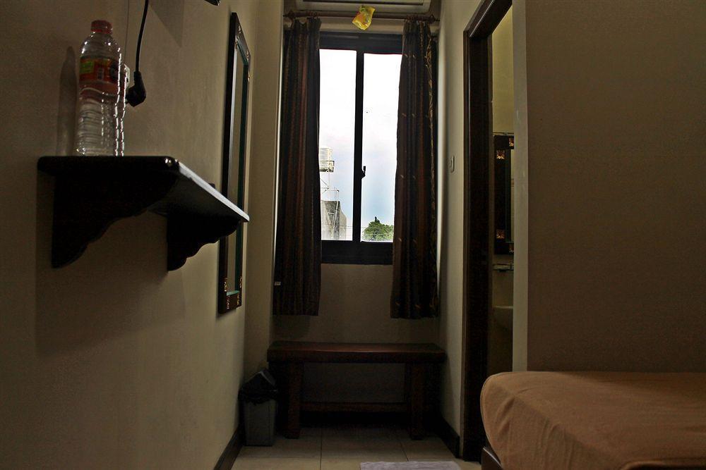 Tasik Jogja Hotel Yogyakarta Exteriör bild