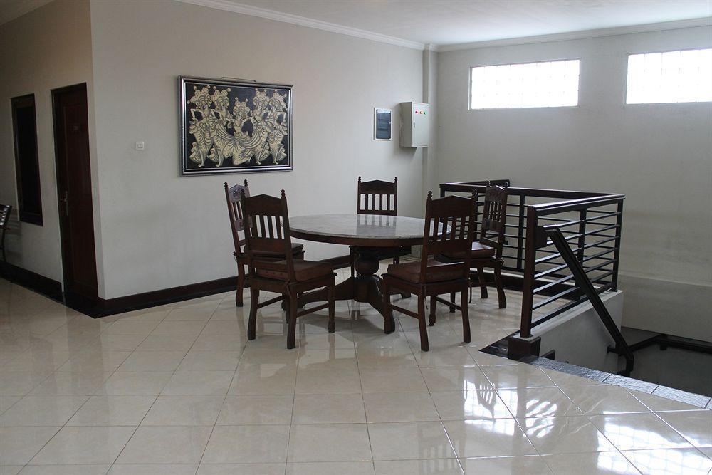 Tasik Jogja Hotel Yogyakarta Exteriör bild