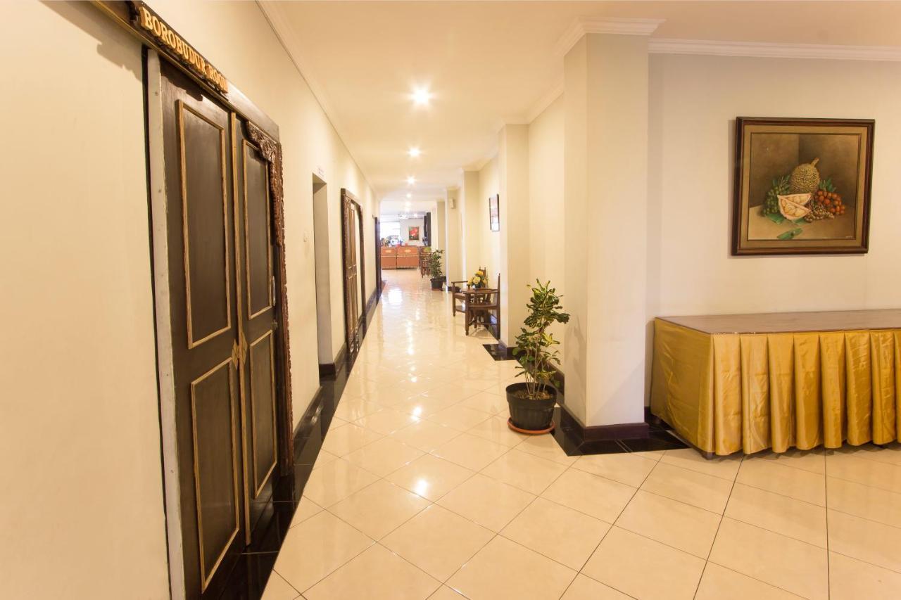 Tasik Jogja Hotel Yogyakarta Exteriör bild
